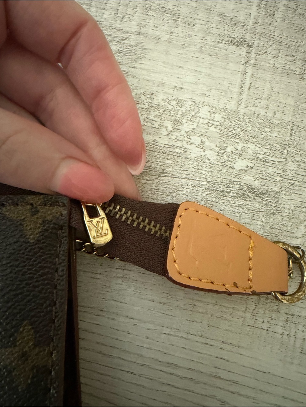 Louis Vuitton Mini Pochette - Picture 12 of 15